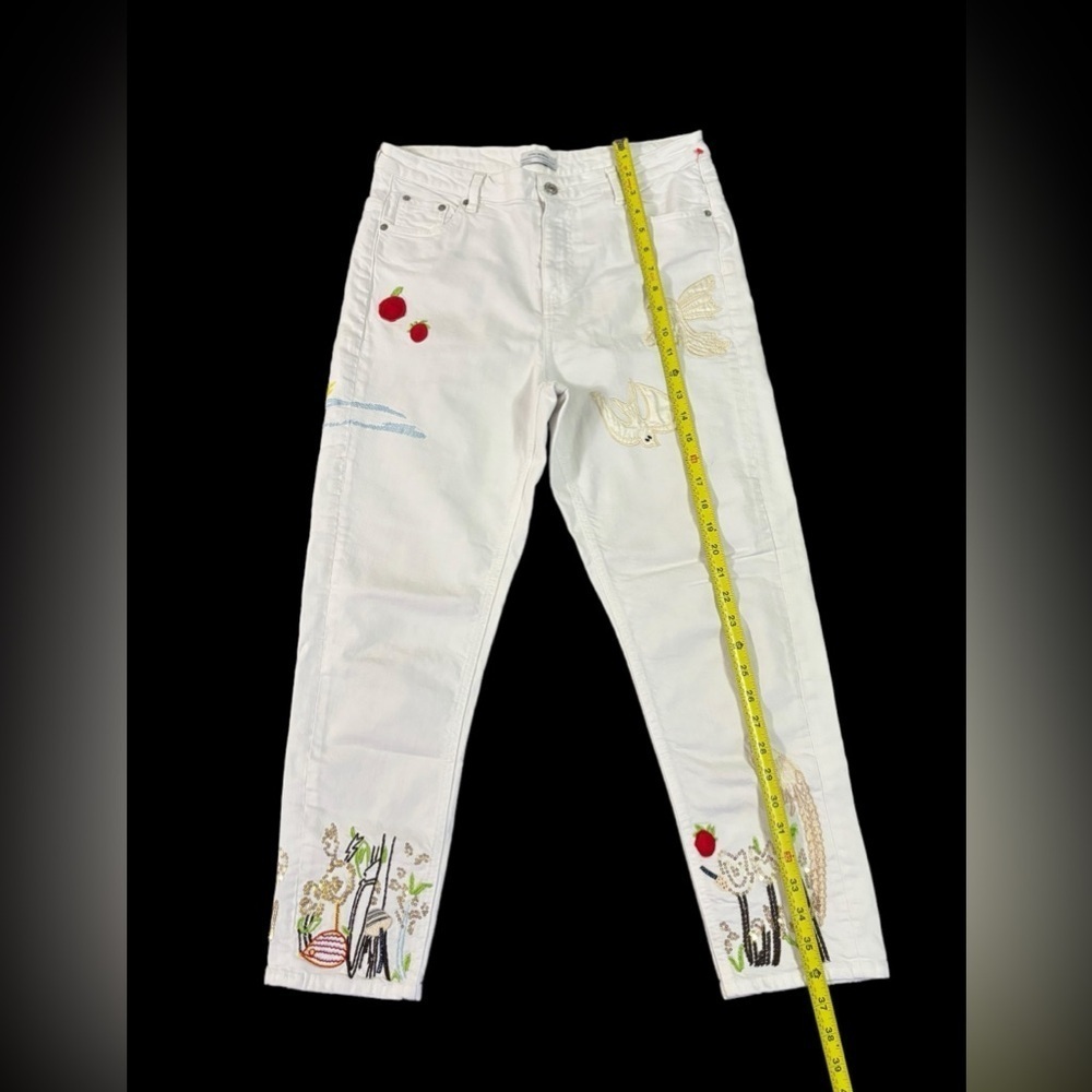 Zara woman Denim Embroidered High Waist New
Boyfriend Cut Jeans Size: US… - Picture 8 of 12
